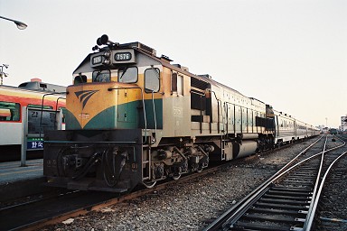 �����}�Z�}�E��