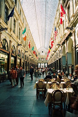 �M�������[�E�T���E�`���x�[��