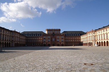 �}���n�C���{�a