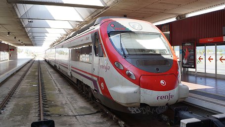 �R�~���[�^�[