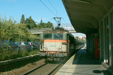 �^�[�E�g���C��