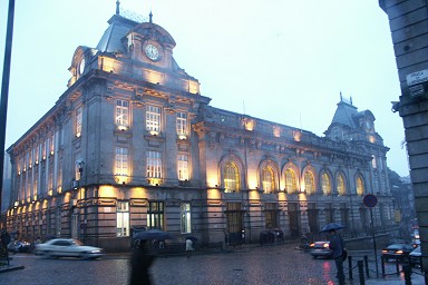 �T���E�x���g�w