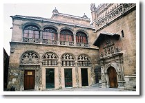 ������q��