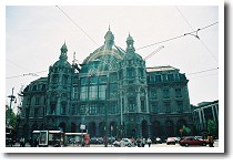 �A���g���[�v�����w