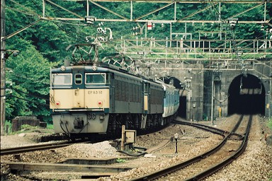 �F�m���M����