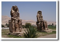 メムノンの巨像