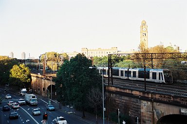 �V�h�j�[�����w�Ƌߍx�d��